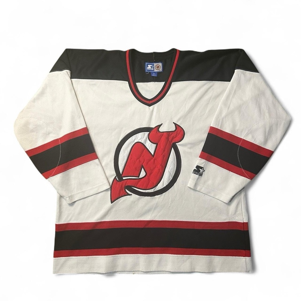 STARTER Black and White Top with Red Accents